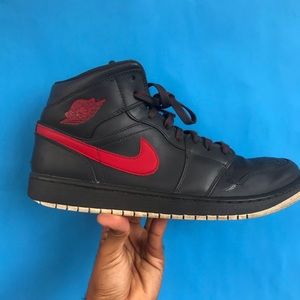 jordan 1 anthracite gym red
